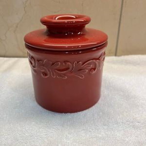Butter Bell crock by LTREMAIN. Ceramic Red 4” x 4.5”Tall. EUC